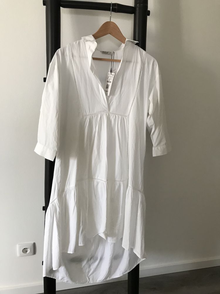 Vestido branco com tunica interna de alças, Stradivarius, tamanho S