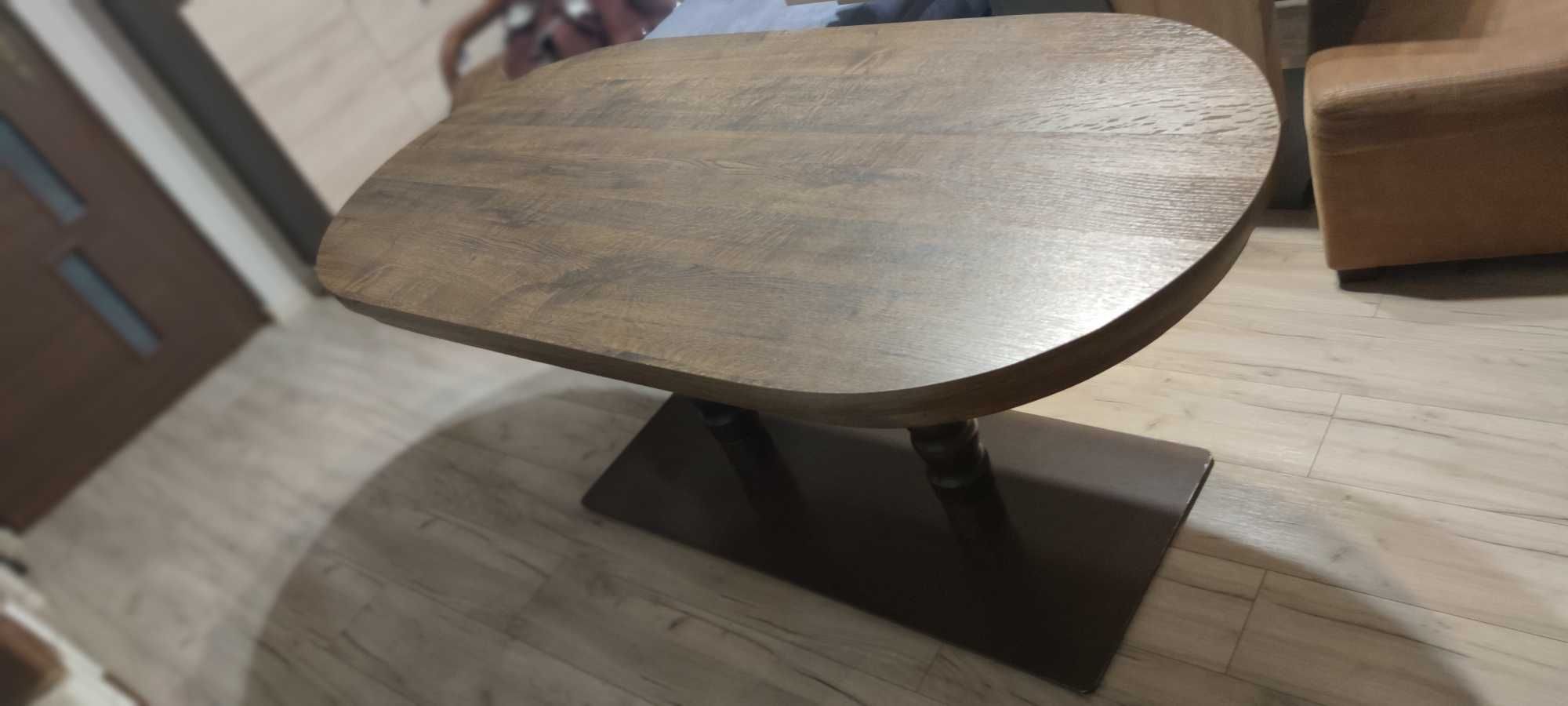Duży klasyczny stół. Stabilny, konkretny i oryginalny stół z podstawą.