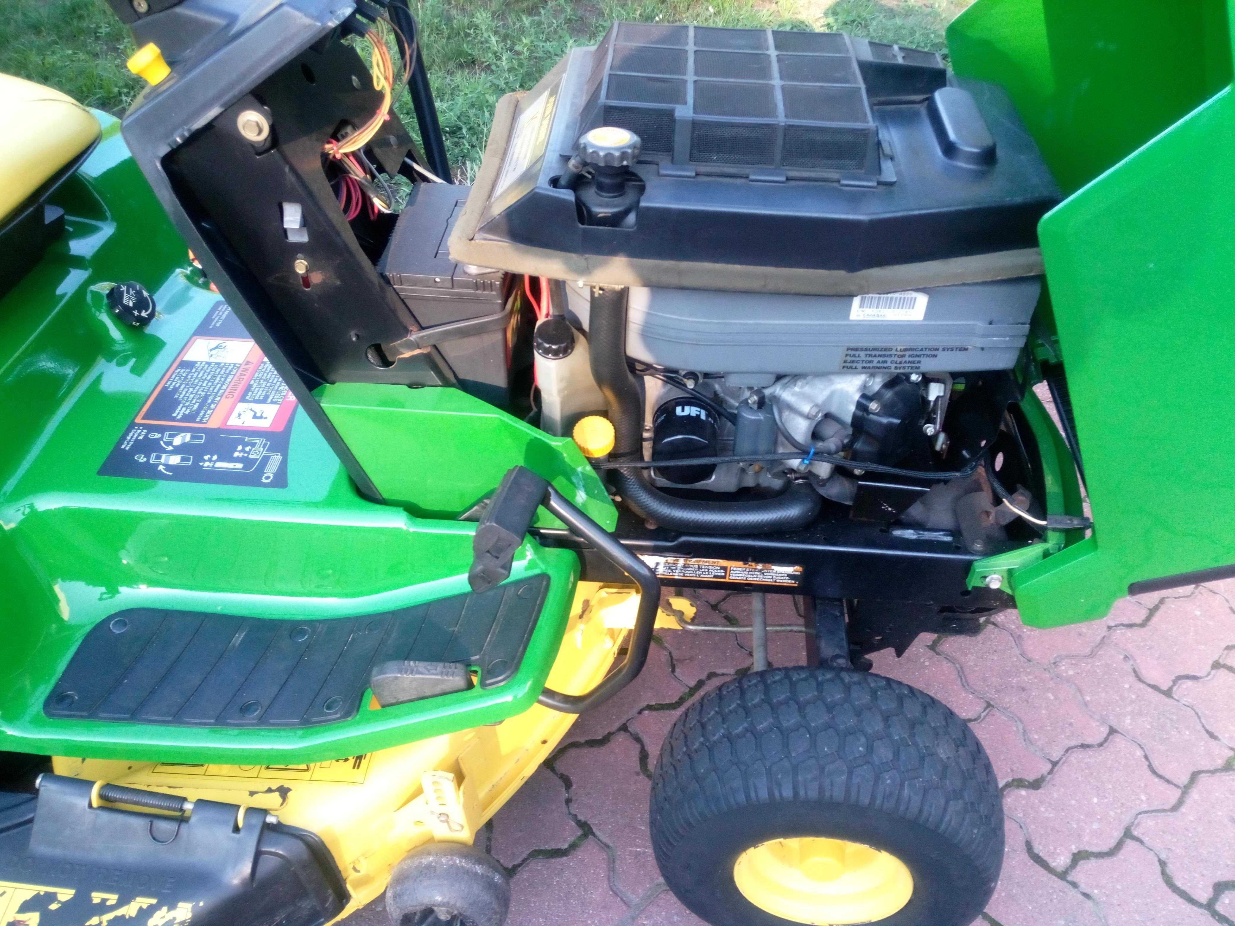 Kosiarka traktorek John Deere LX188 Kawasaki 2 cylindry pompa
