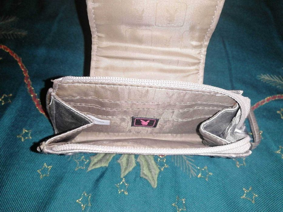 Porta moedas em prateado escuro da Playboy - como novo