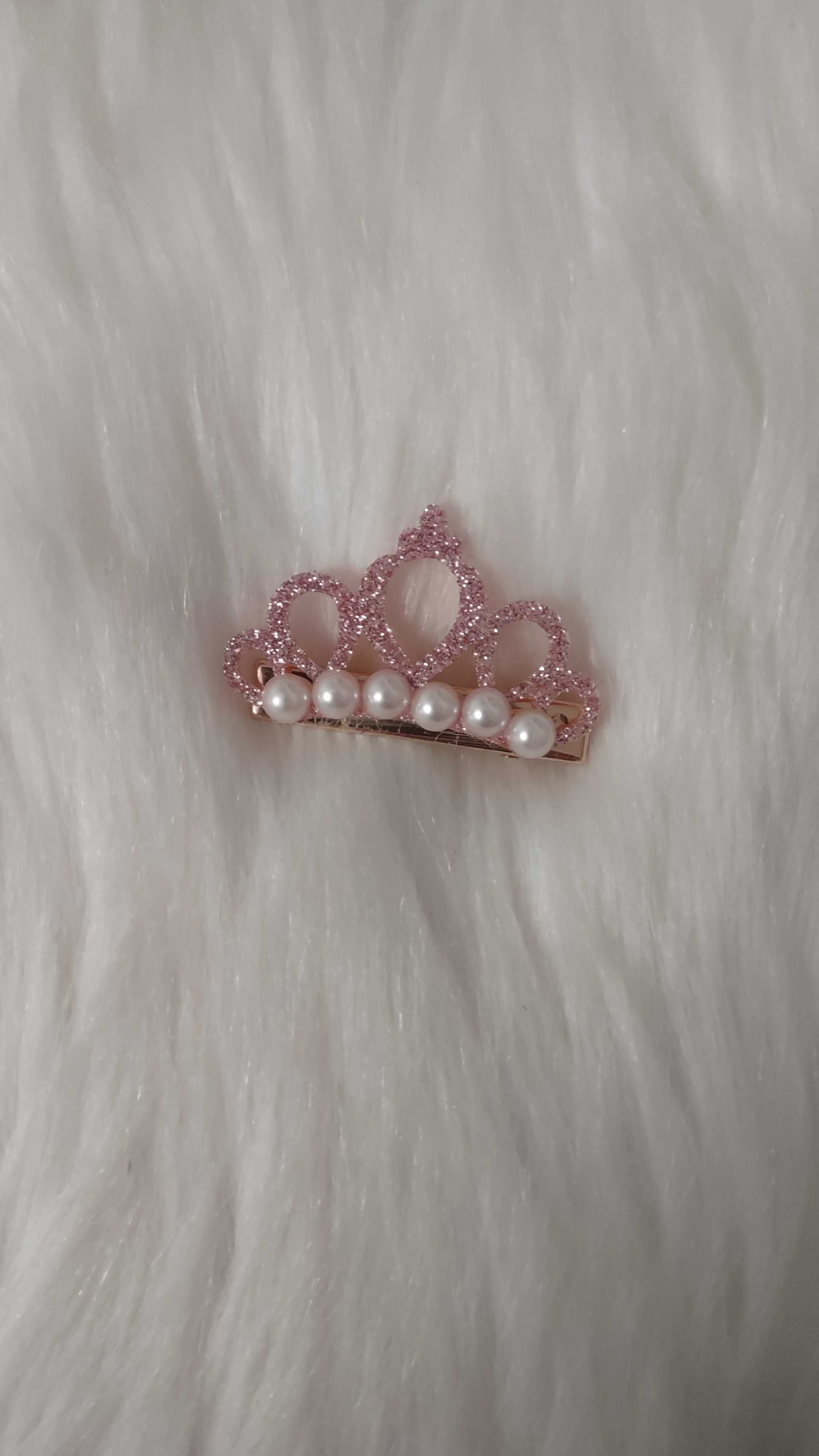 Piękna spinka korona z perełkami dla zwierząt