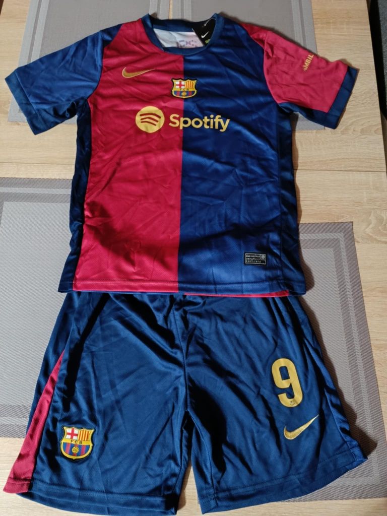 Koszulka Fc Barcelony (Robert Lewandowski) rozmiar 135-145 cm