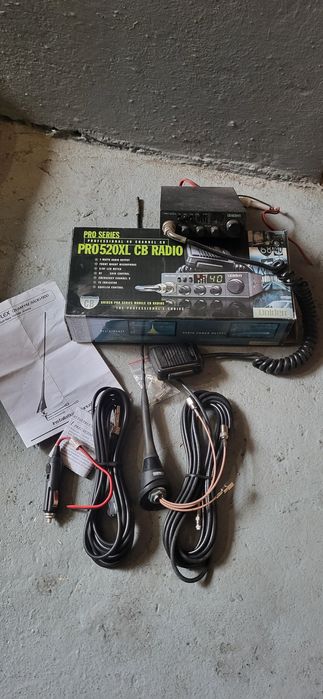 CB radio UNIDEN 520 + antena SIRIO TRIFLEX