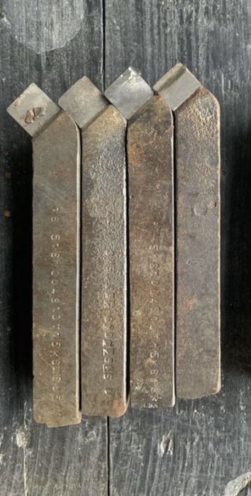 Різець токарний з пластиною з твердого сплаву ВК8, T15K6