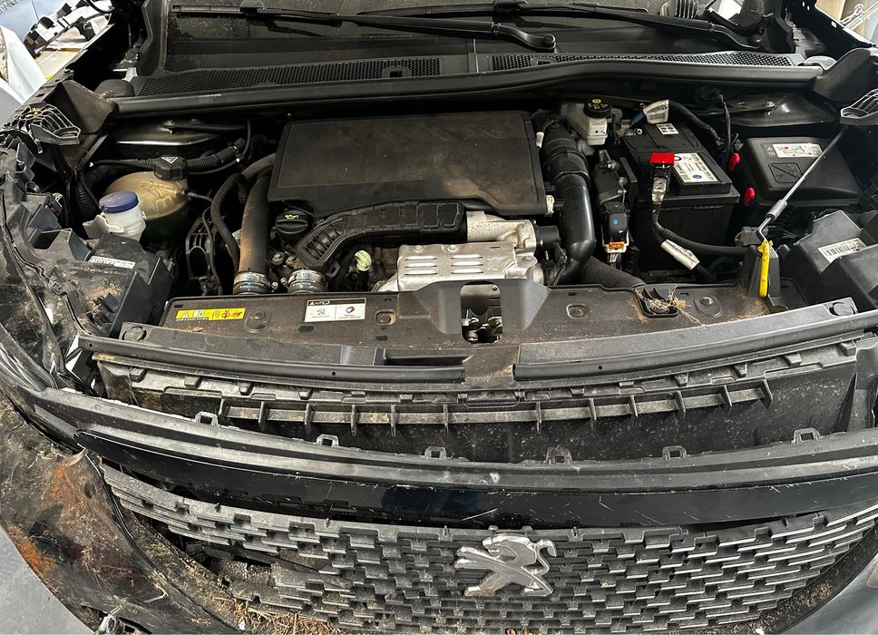 Peugeot 2008 1.2 GT - SALVADO