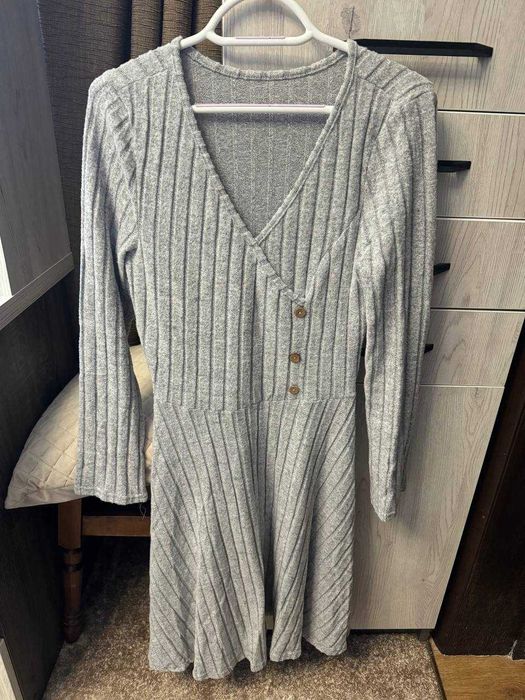 Сукня міді С-М тепла мʼяка кльош в рубчик плаття вʼязане на запах нова