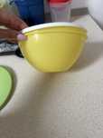 Tupperware miska zamykana z pokrywką do ciasta sałatki na kaszę ryż
