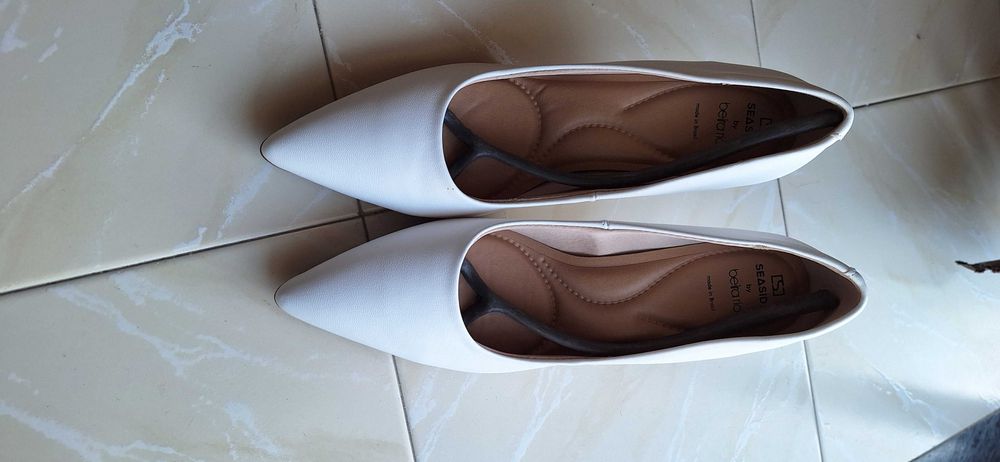 Sapato salto branco novo