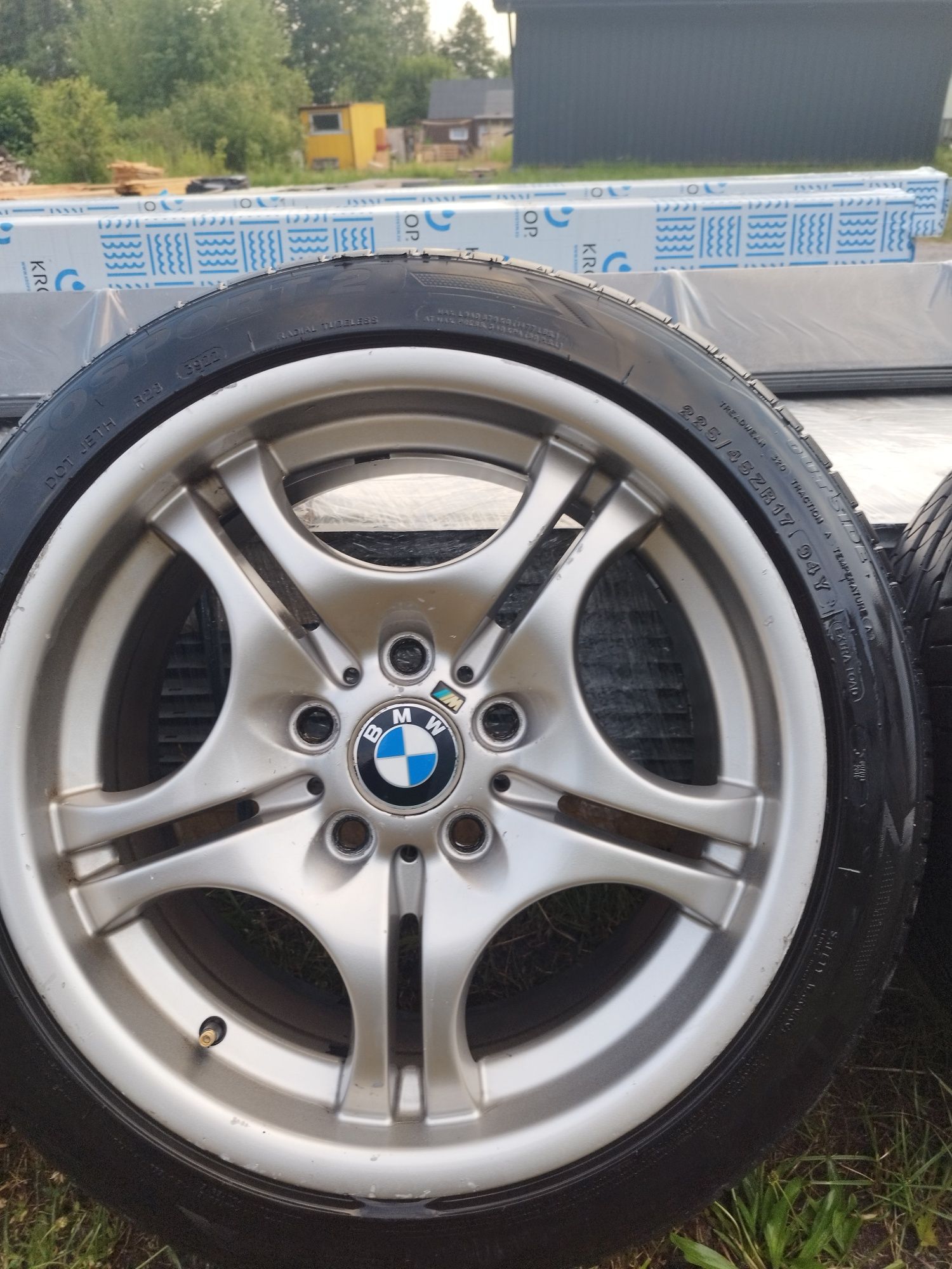 Felgi R/16M BMW dwie opony do wymiany