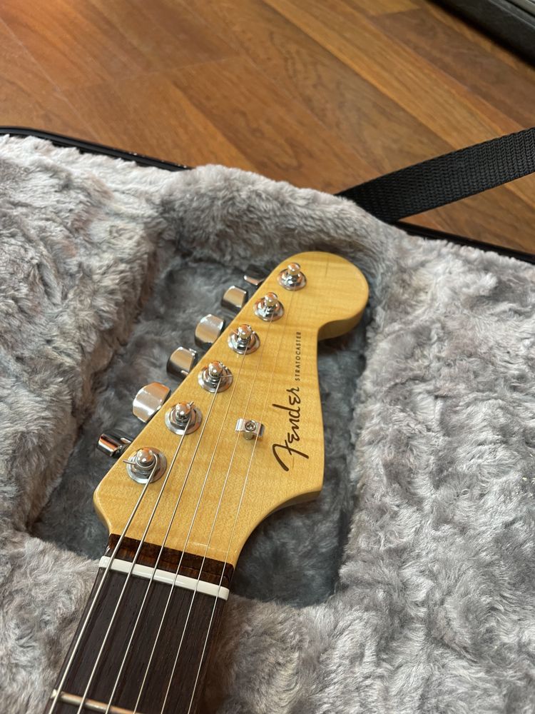 Fender Stratocaster Elite Flame Top Limited Edition (2200$)