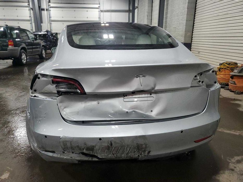 2018 TESLA MODEL 3 Авто