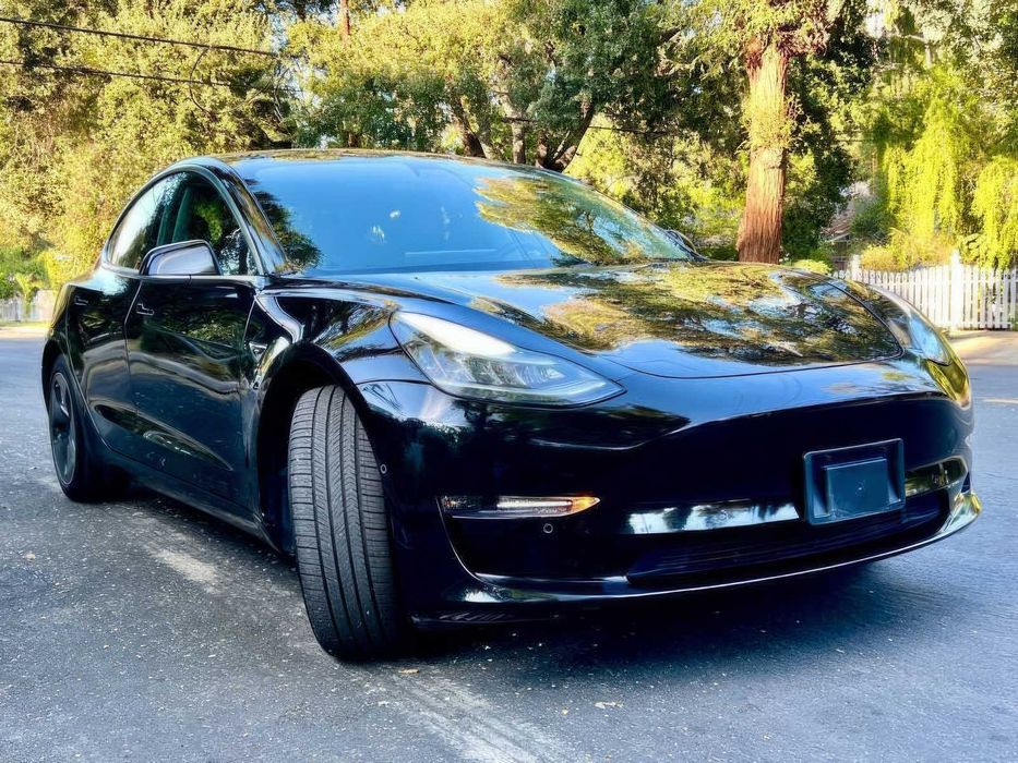 Tesla Model 3 Mid Range      2018