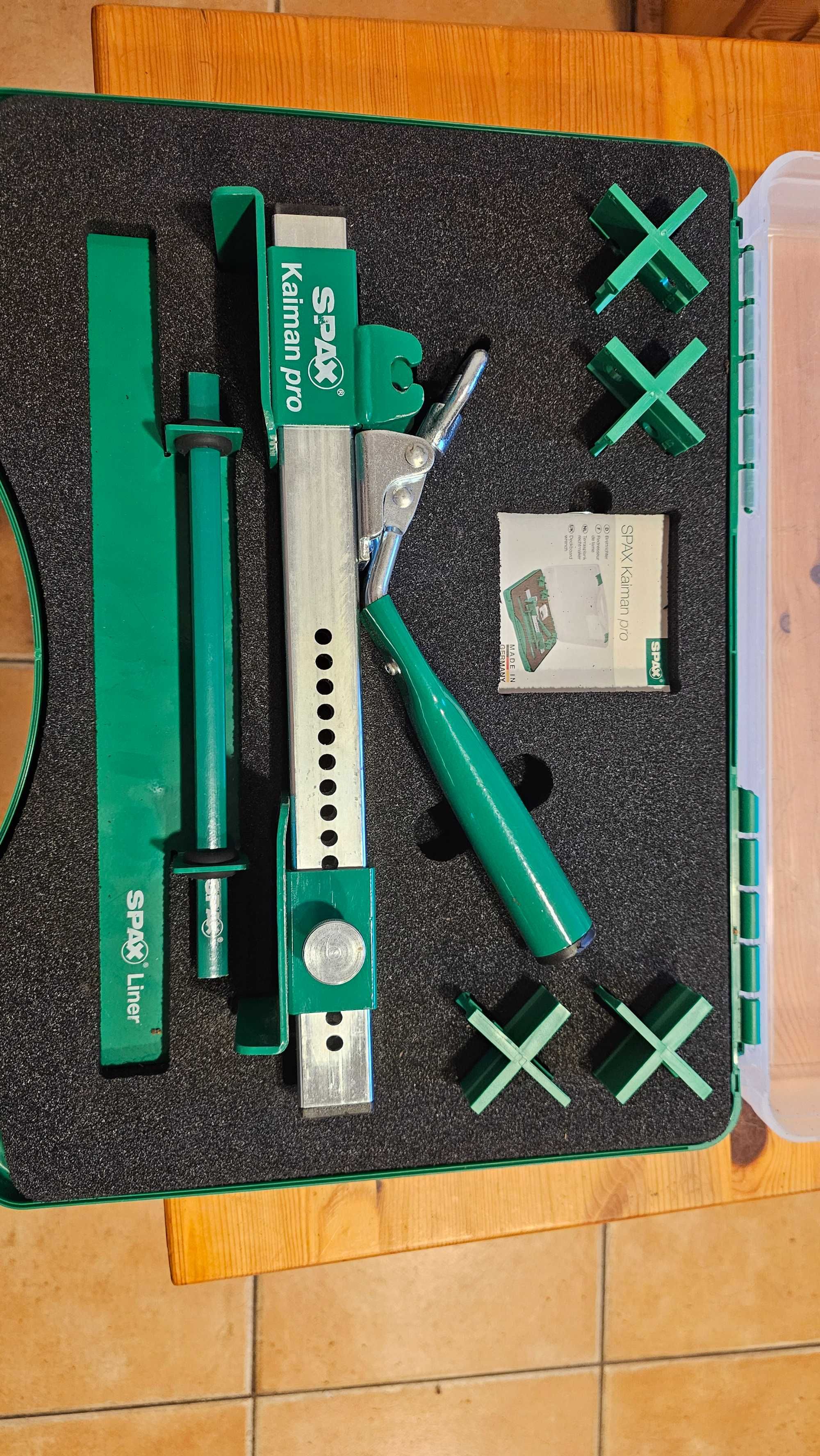 Dociągarka Spax Kaiman Pro i Wolfcraft do nawiercania desek