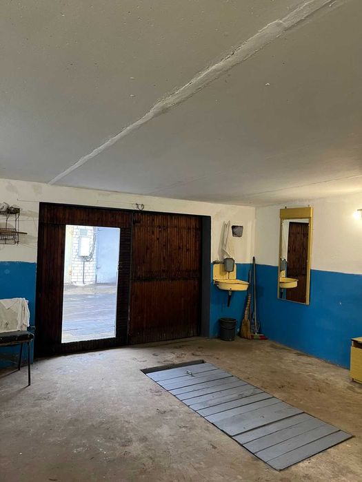 Продам гараж з прибудовою