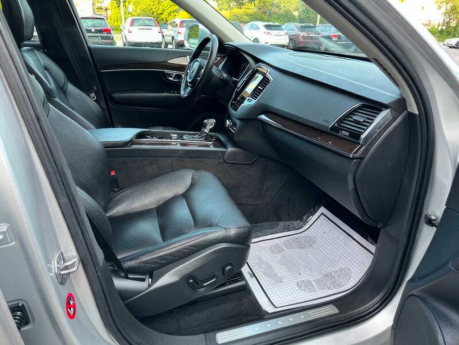 Volvo XC90      2016