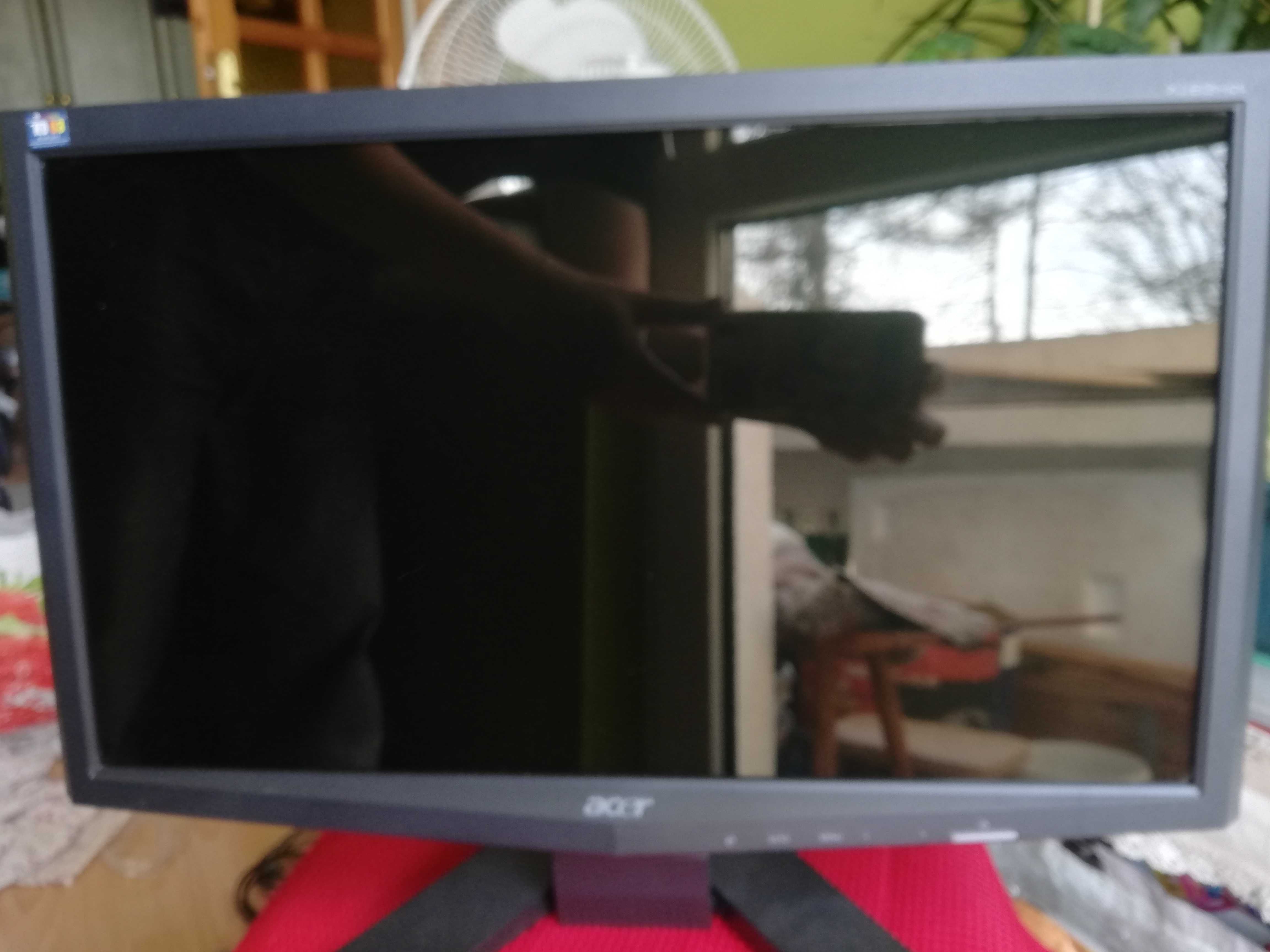 monitor acer sprawny komt jak na zdjęciu 19cali