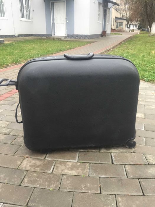 Чемодан на колесах Луцк
