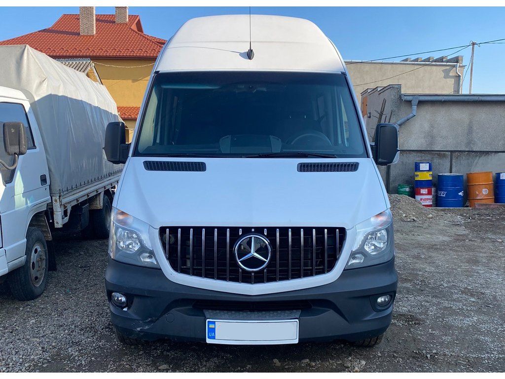 Mercedes Sprinter W906 Передняя решетка с хром полосками (тюнинг)
