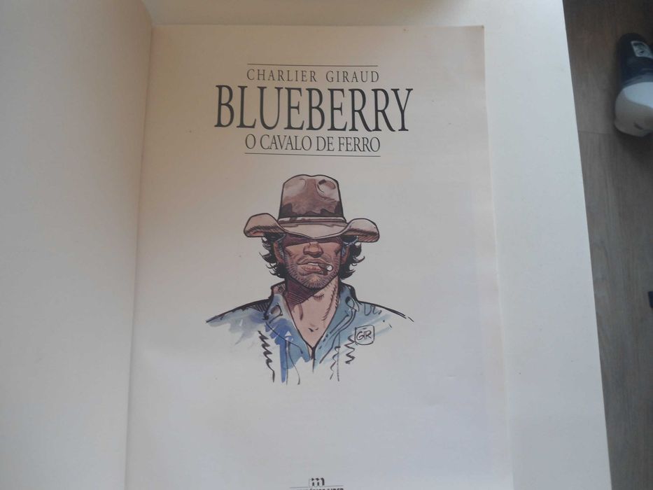 O Cavalo de Ferro -Blueberry por Charlier Giraud