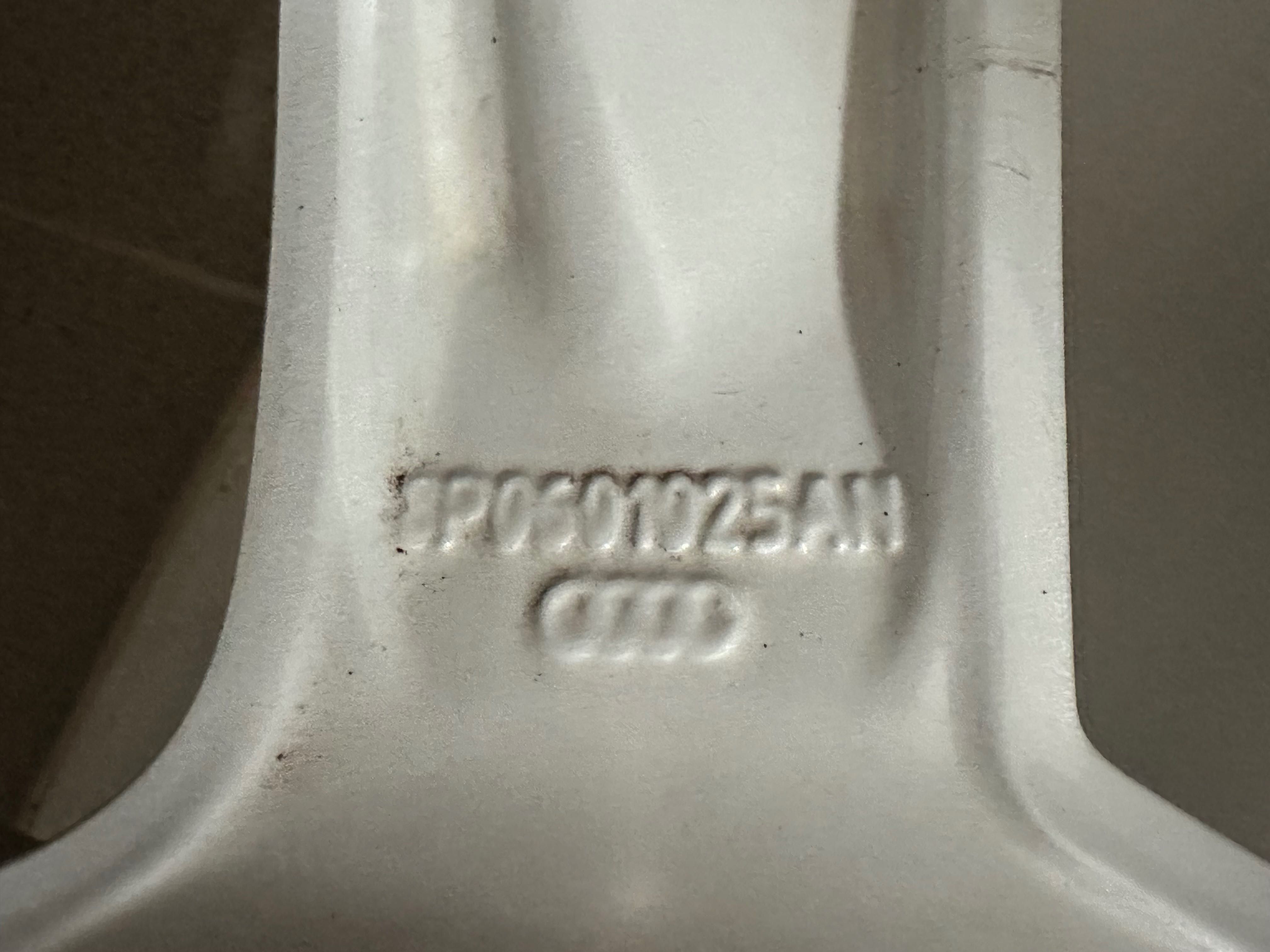 Oryginalne alufelgi z oponami do Audi A3 8P -16 cali