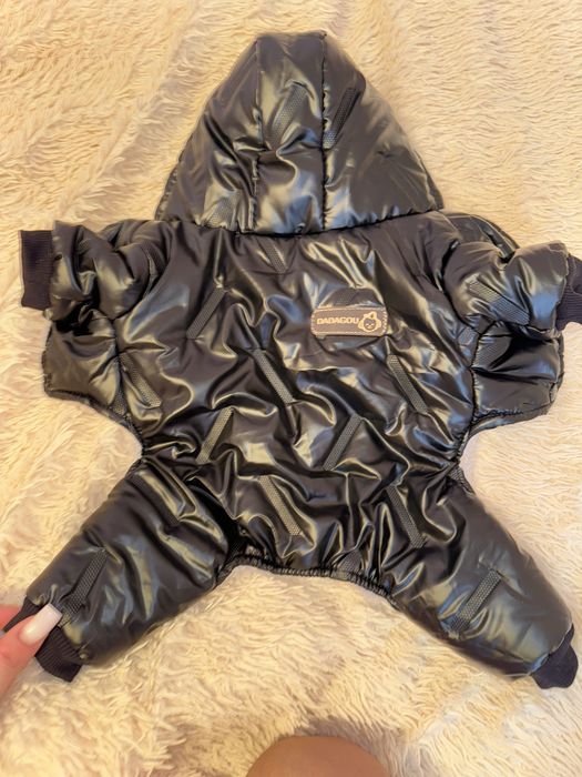 Продам зимню куртку на маленьких собак