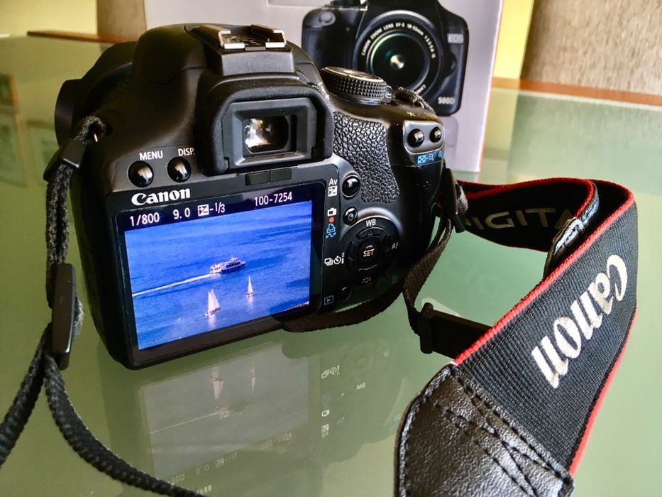 Canon EOS 500D 15 mega pixels + objetiva EF-S 18-55mm