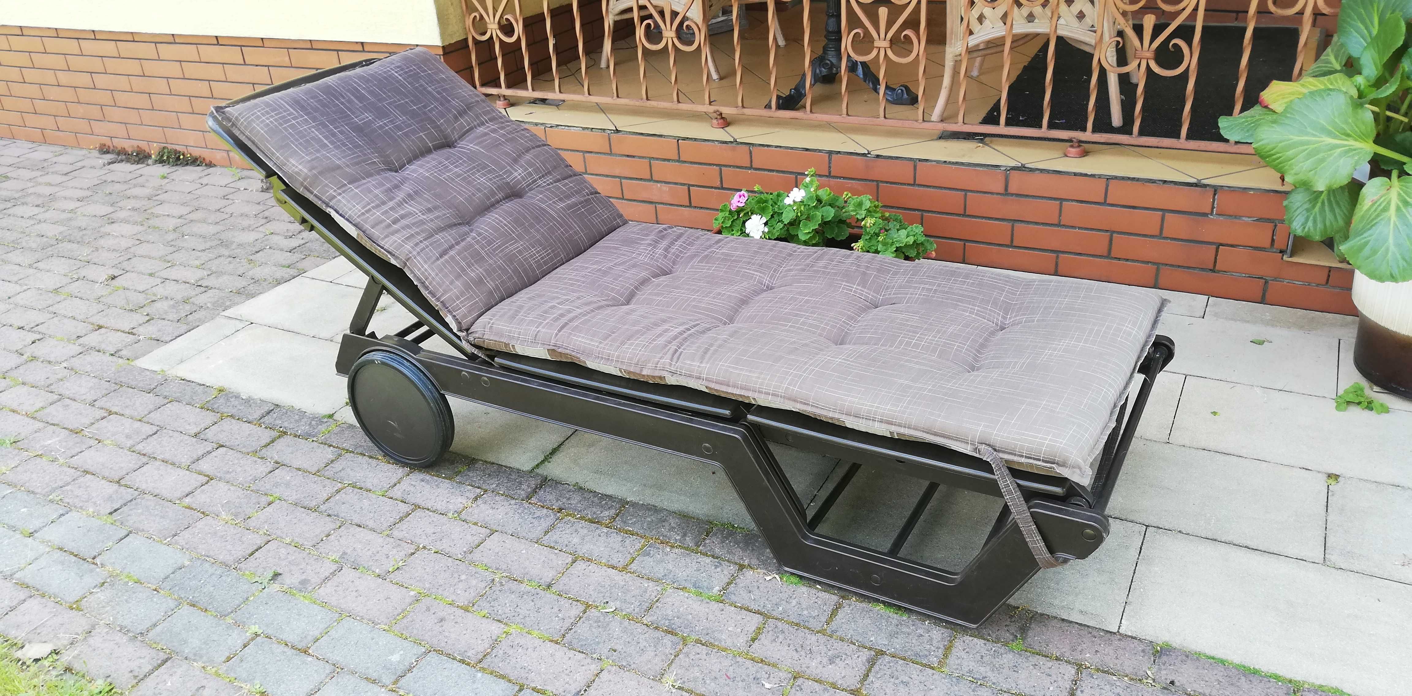 leżak ogrodowy ogrodowa leżanka fotel łóżko opalania basenowy