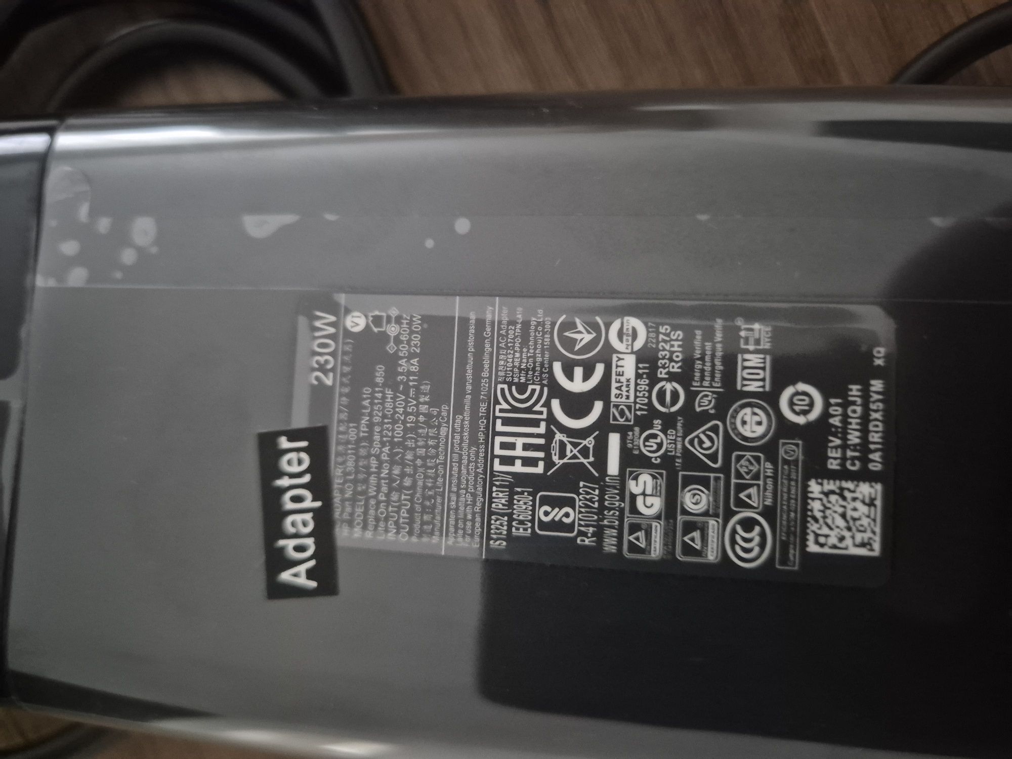 Adaptador de corrente para portátil "HP"
 * Marca: HP