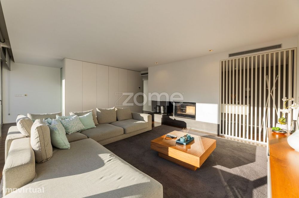 Moradia T4 com piscina em Tenões, Braga