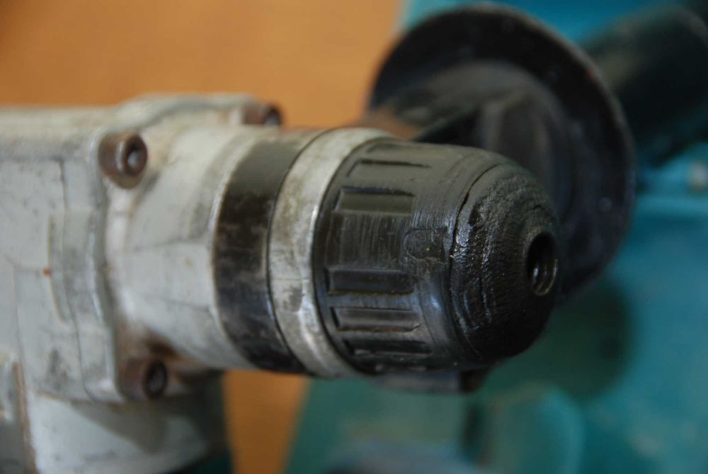 Wiertarka Udarowa 600 Watt MAKITA HR 2010 SDS Plus