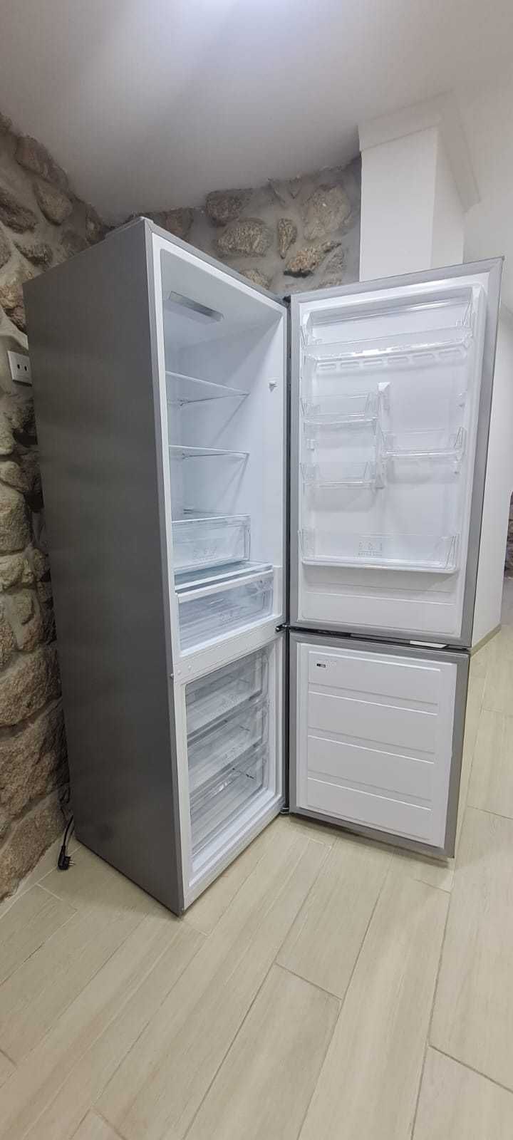 Frigorífico Princess Combinado – Quase Novo!