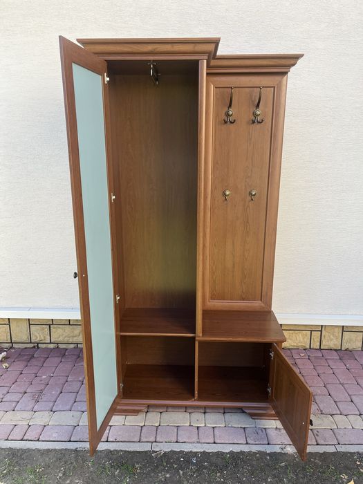 Sprzedam garderobę do przedpokoju!