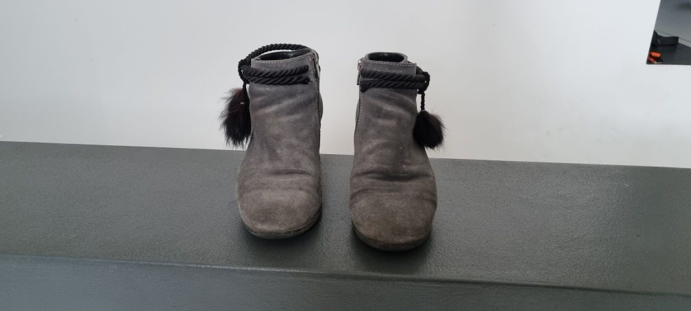 Lasocki botki na obcasie r.39 klocek stabilne modne futerko