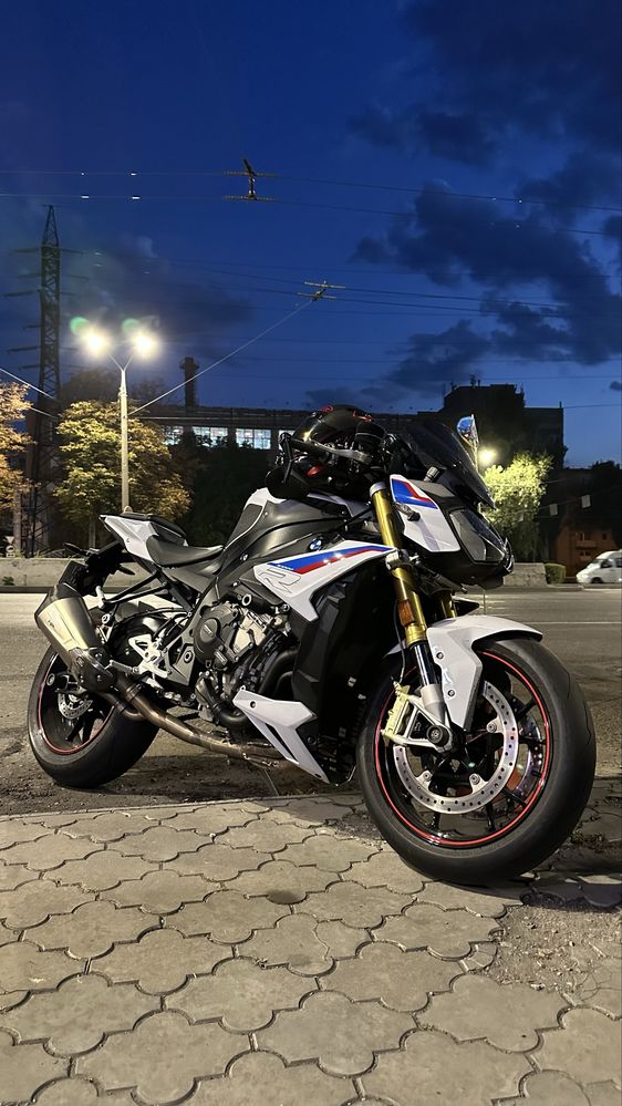 Продам BMW S1000R