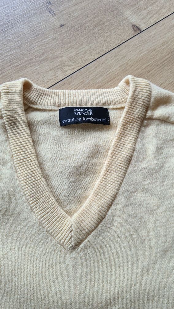 Sweter 100% Lambswool. Rozmiar M / L. Kanarkowy żółty