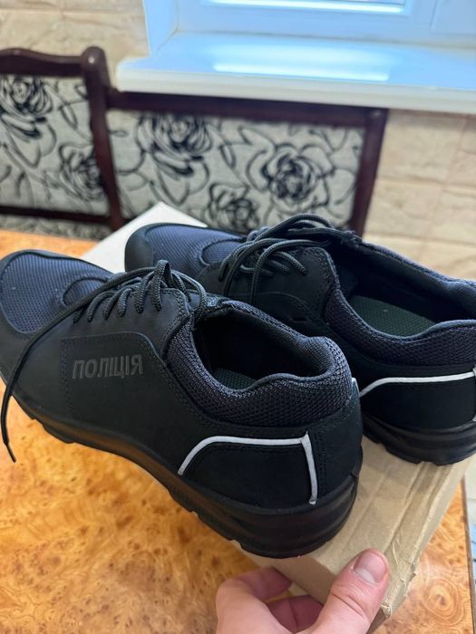 Взуття поліція 42, 44