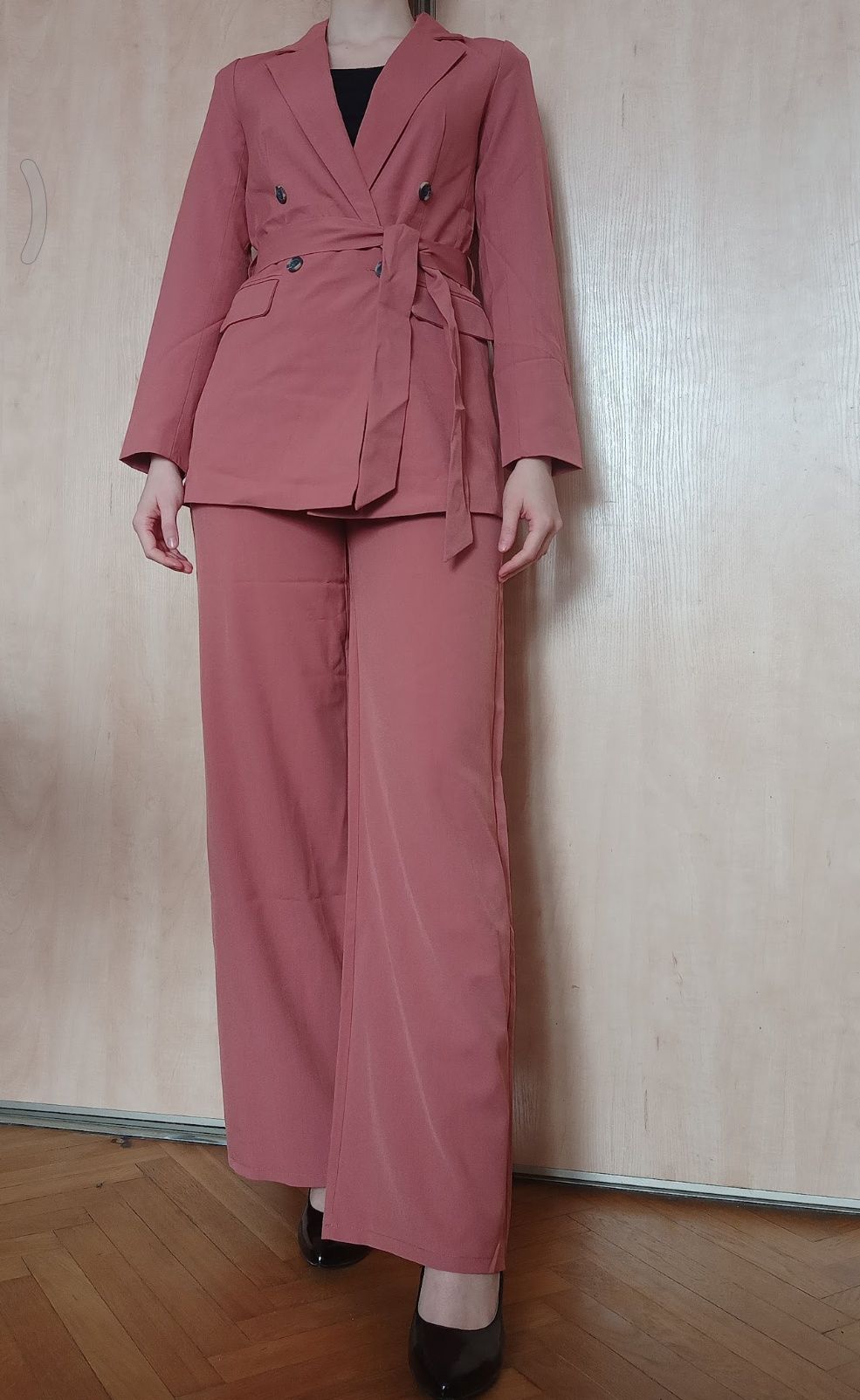 Koralowy zestaw elegancki garnitur m/38
