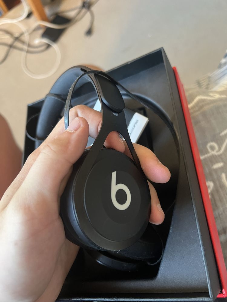 Fones Beats com ponta partida