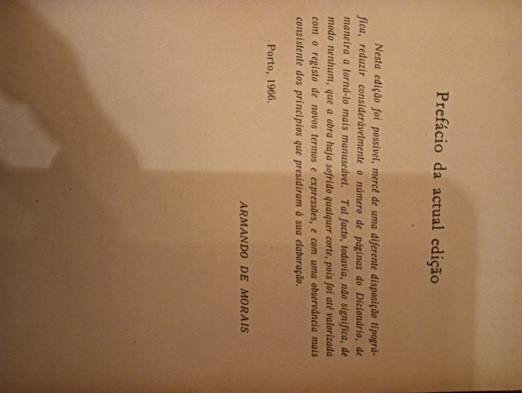 Livro “Dicionário” de Inglês/Português por Armando de Morais 1966