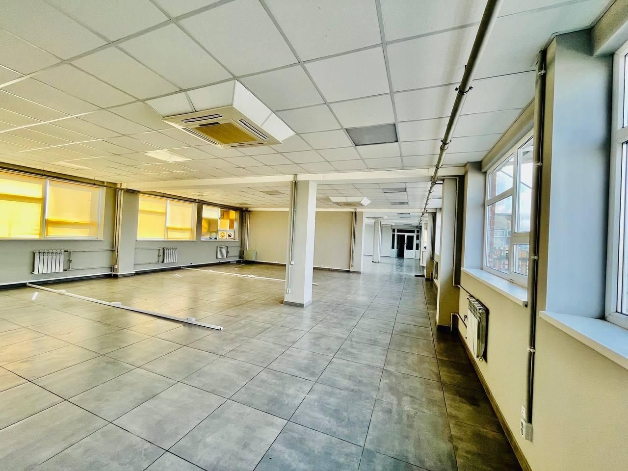 Здам офісне приміщення 315 кв, М Центральний ринок, вул. Різдвяна, 29б