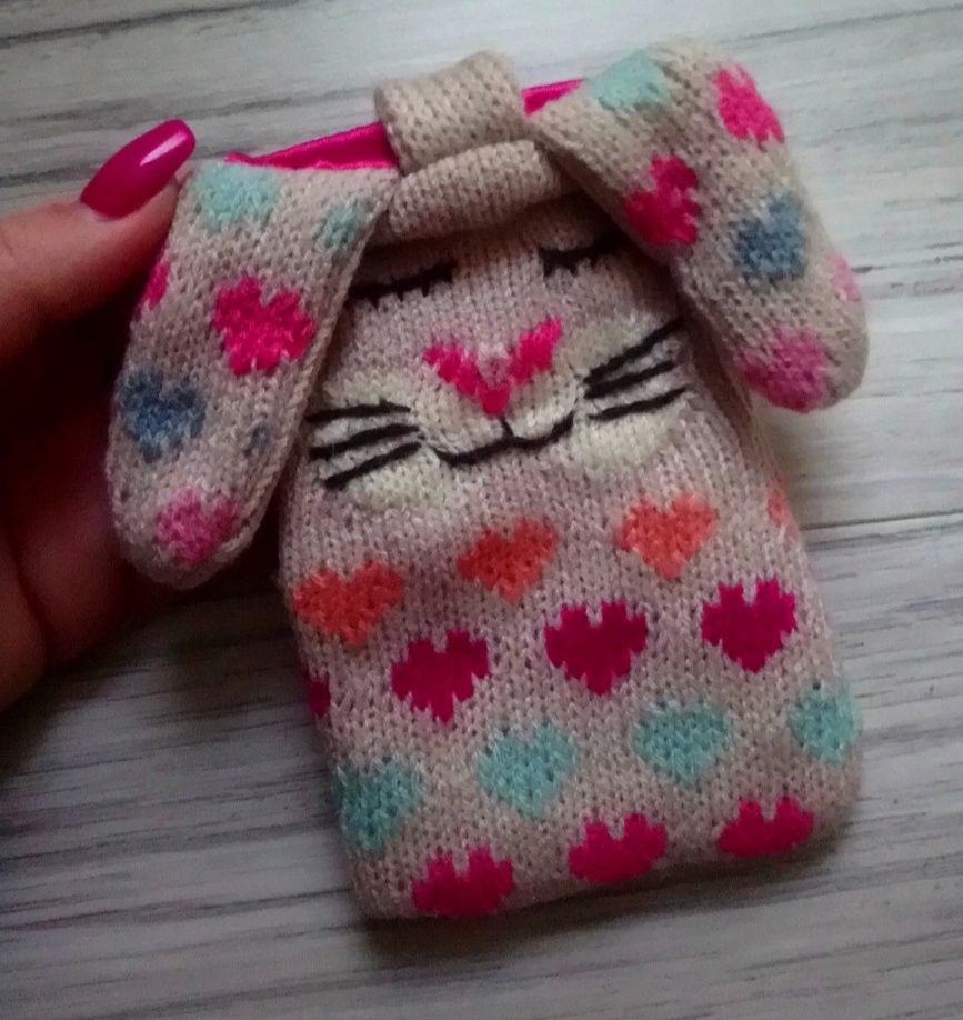 Etui na telefon królik sweter serduszka mięciutkie iPhone Android