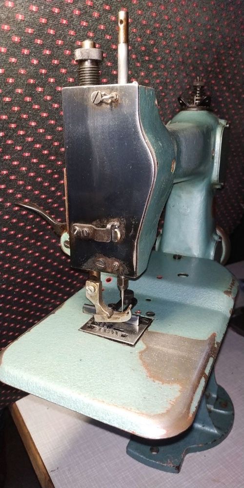 Швейная машина рукавная 28 класс ПМЗ для головных уборов