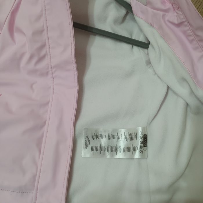 Kurtka przeciwdeszczowa 86 Ergee pudrowy róż z tęczą