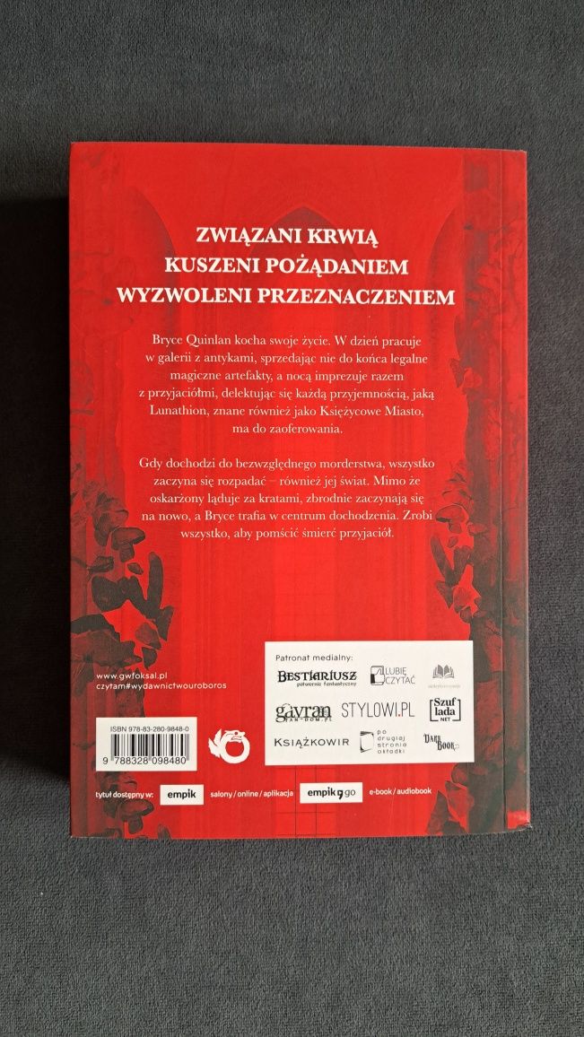 Księżycowe Miasto Dom Ziemi i Krwi Tom 1 Część 1