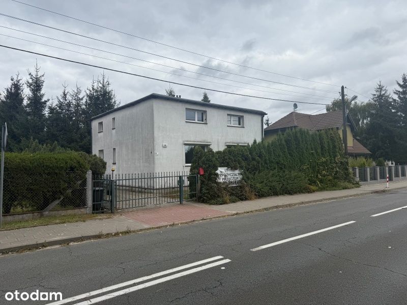 Duża działka zabudowana domem z garażem i piwnicą na Smochowicach