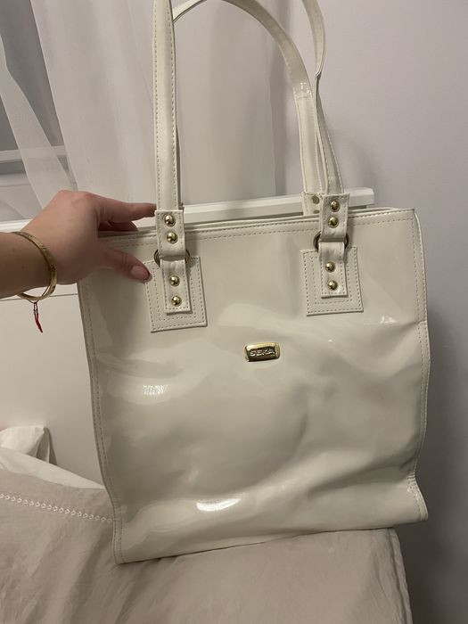 Duża torba damska kremowa lakierowana