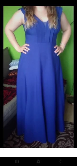 Długa suknia wieczorowa