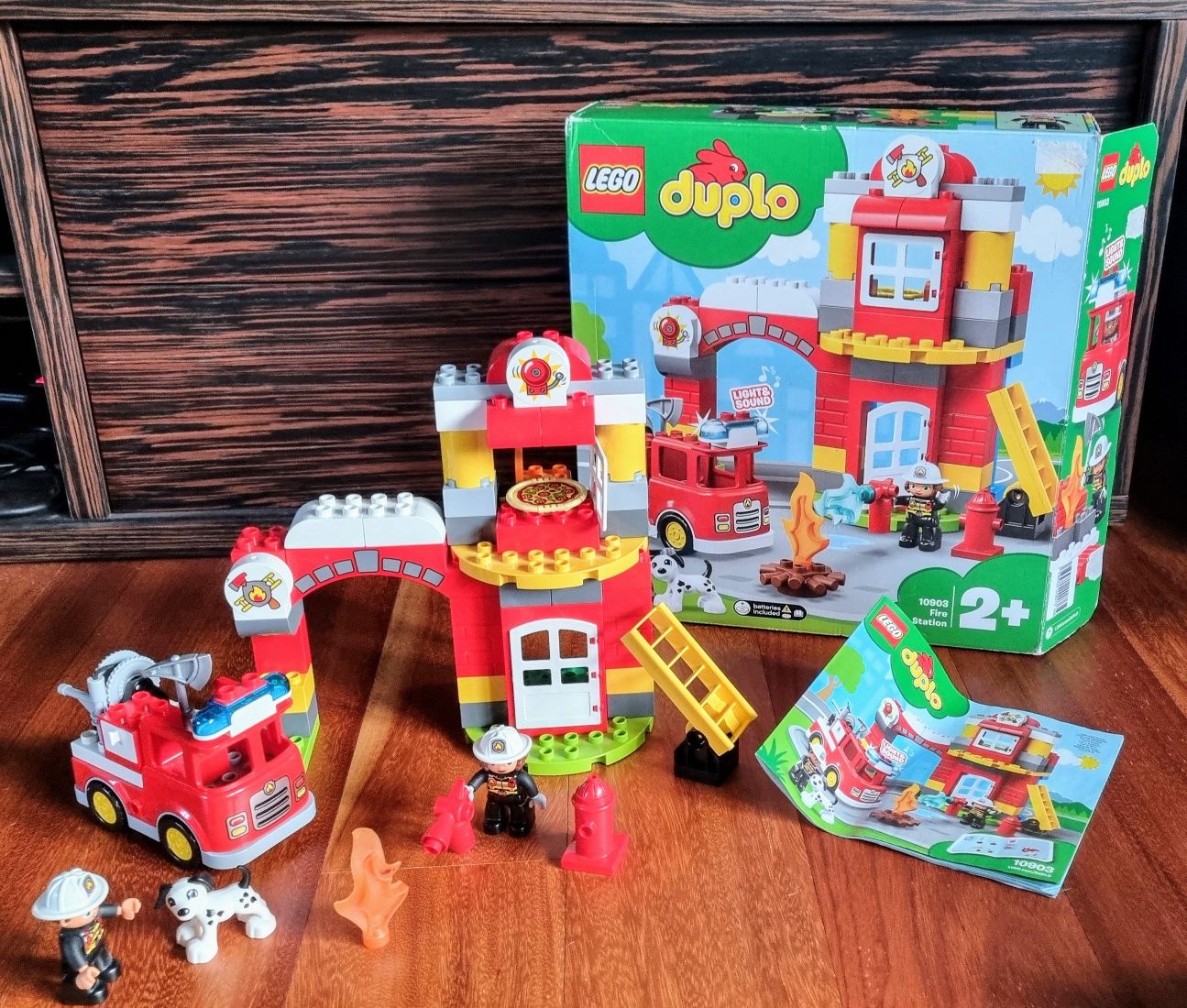 Zestaw LEGO DUPLO "Remiza strażacka" - wersja: 10903.