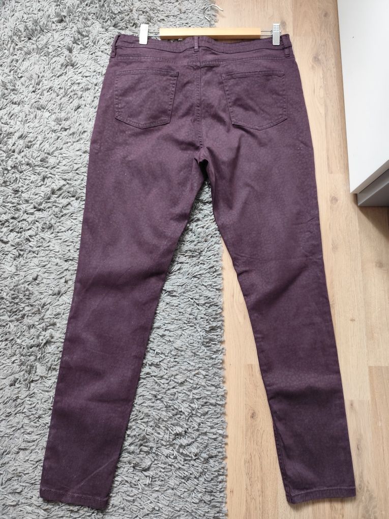 Spodnie damskie cętkowane bakłażanowe Casual Collection by F&F r. 42