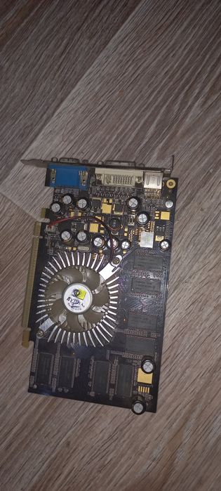 Продаю електроніку.Монітори,і компліктующе до комп'ютера звертайтеся.